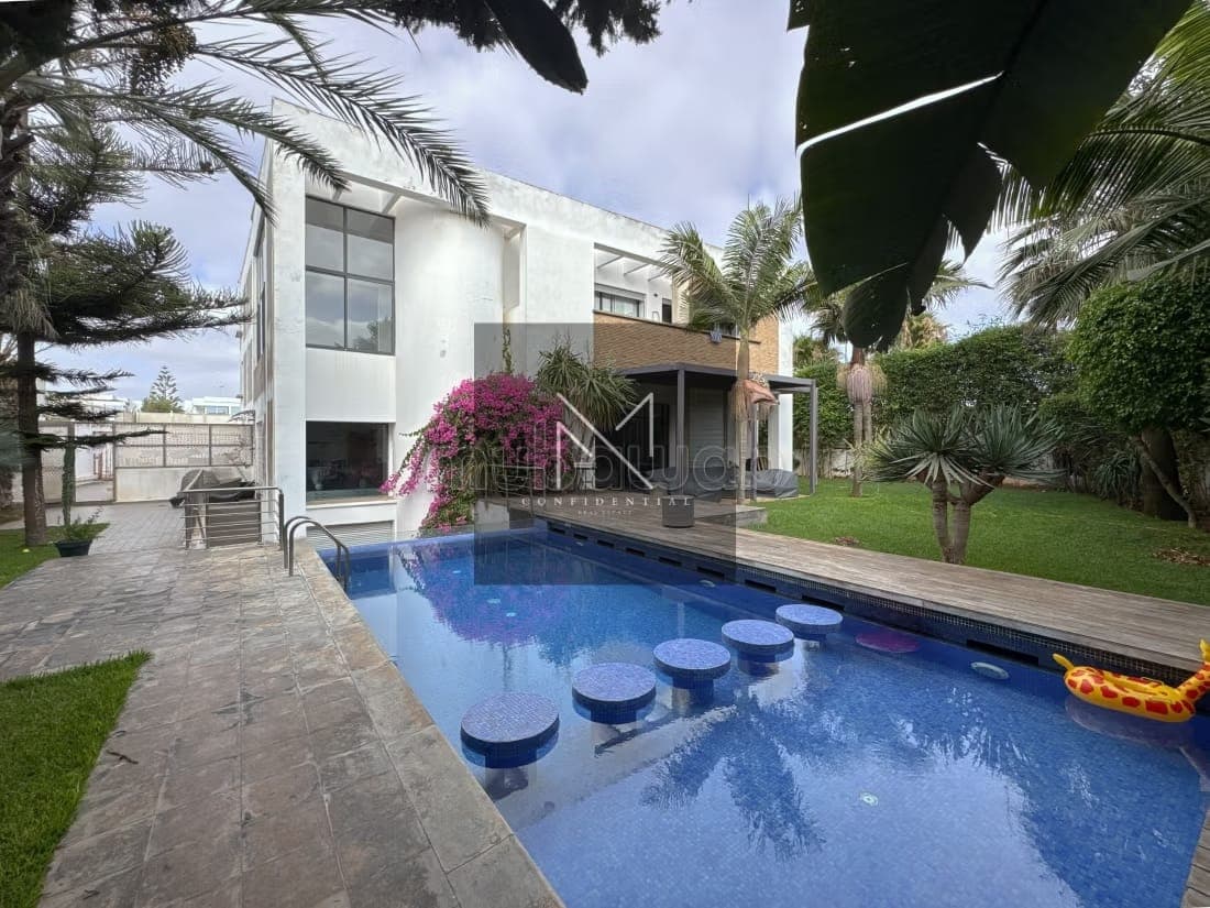 Villa for Rent in Ain Diab, Contemporary, Elevator