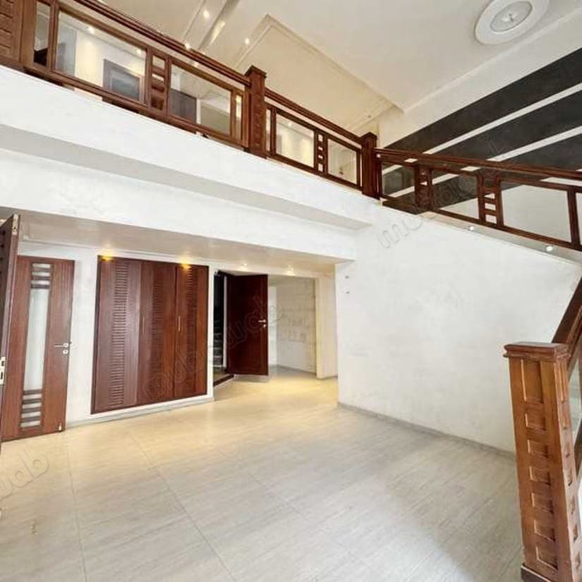 Local commercial à Vendre de 255.0 m² à Casablanca, Hopitaux