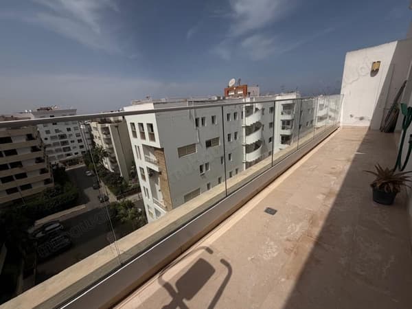 Appartement en location à Haut Agdal. Surface de 178 m². Avec ascenseur et terrasse