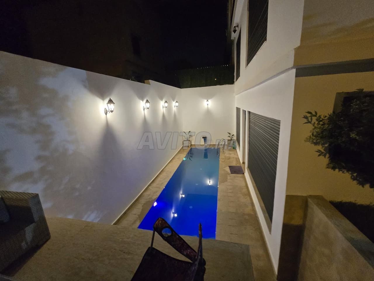 MÖBLIERTE VILLA MIT POOL ZU VERMIETEN
