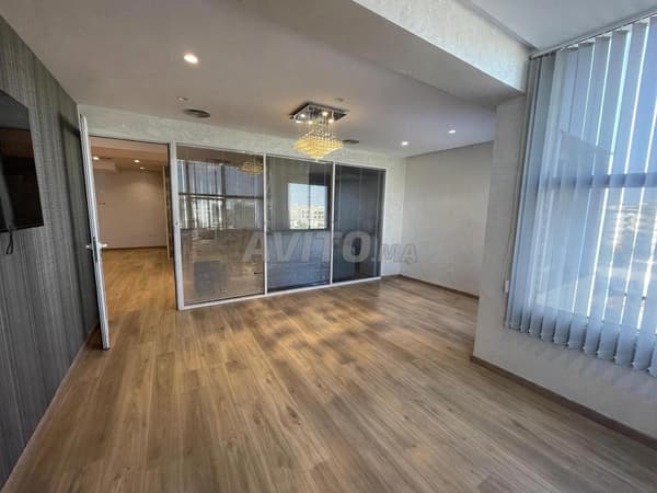 Exceptional office floor