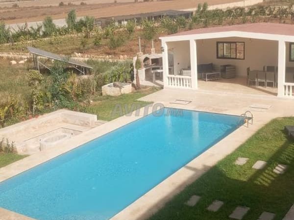 Superbe ferme entièrement équipée à vendre