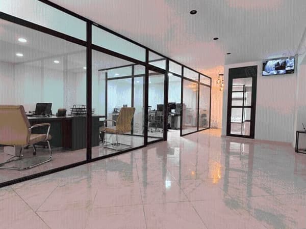 Local commercial à Louer de 149.0 m² à Casablanca, Oulfa