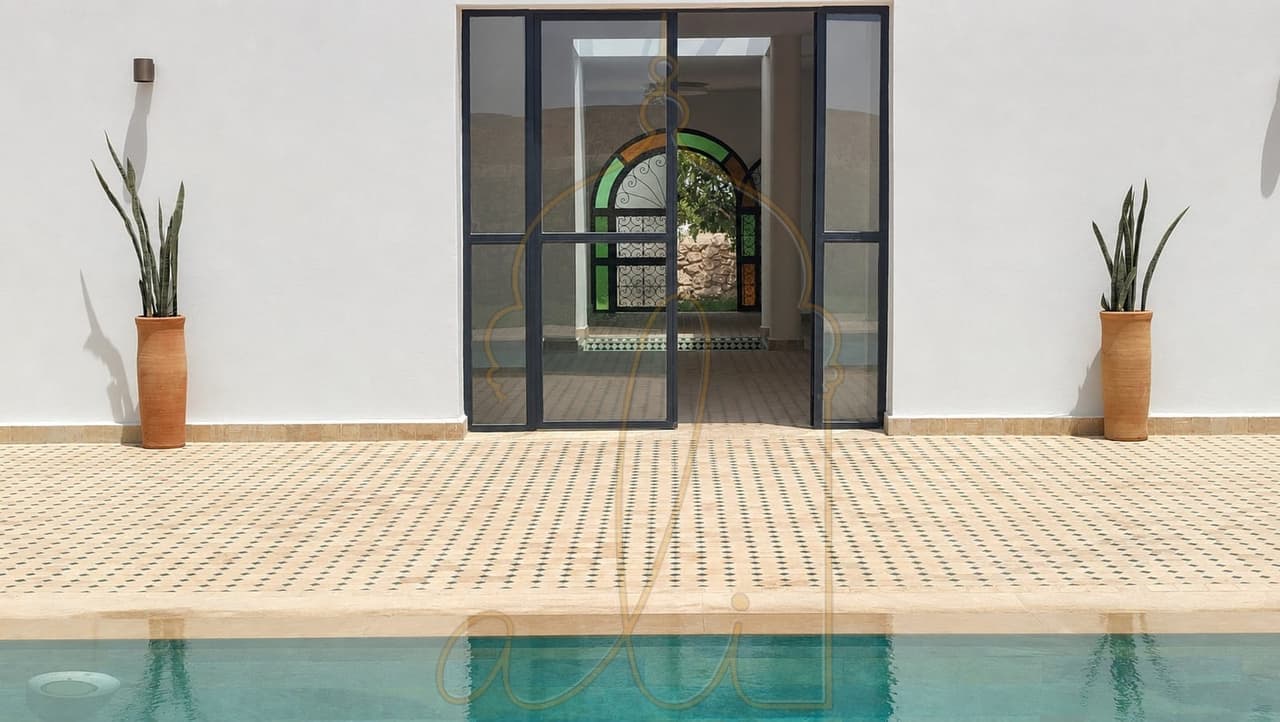 Atypical villa with riad-style charm - titled property