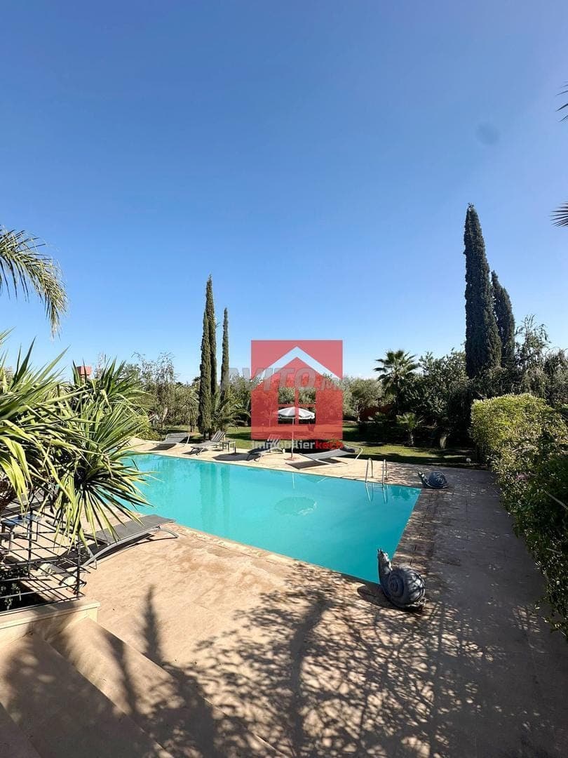 😍 Villa de luxe à vendre au milieu d'un magnifique parc naturel