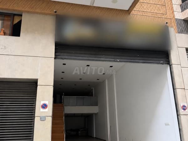 🏢 Magasin à vendre à Roches Noires