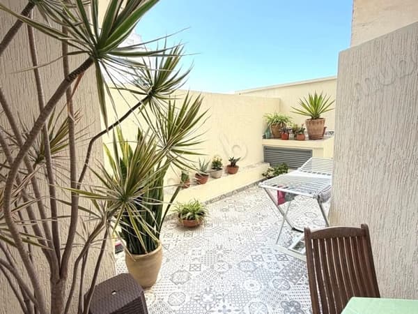 Large studio with terrace, Bourgogne