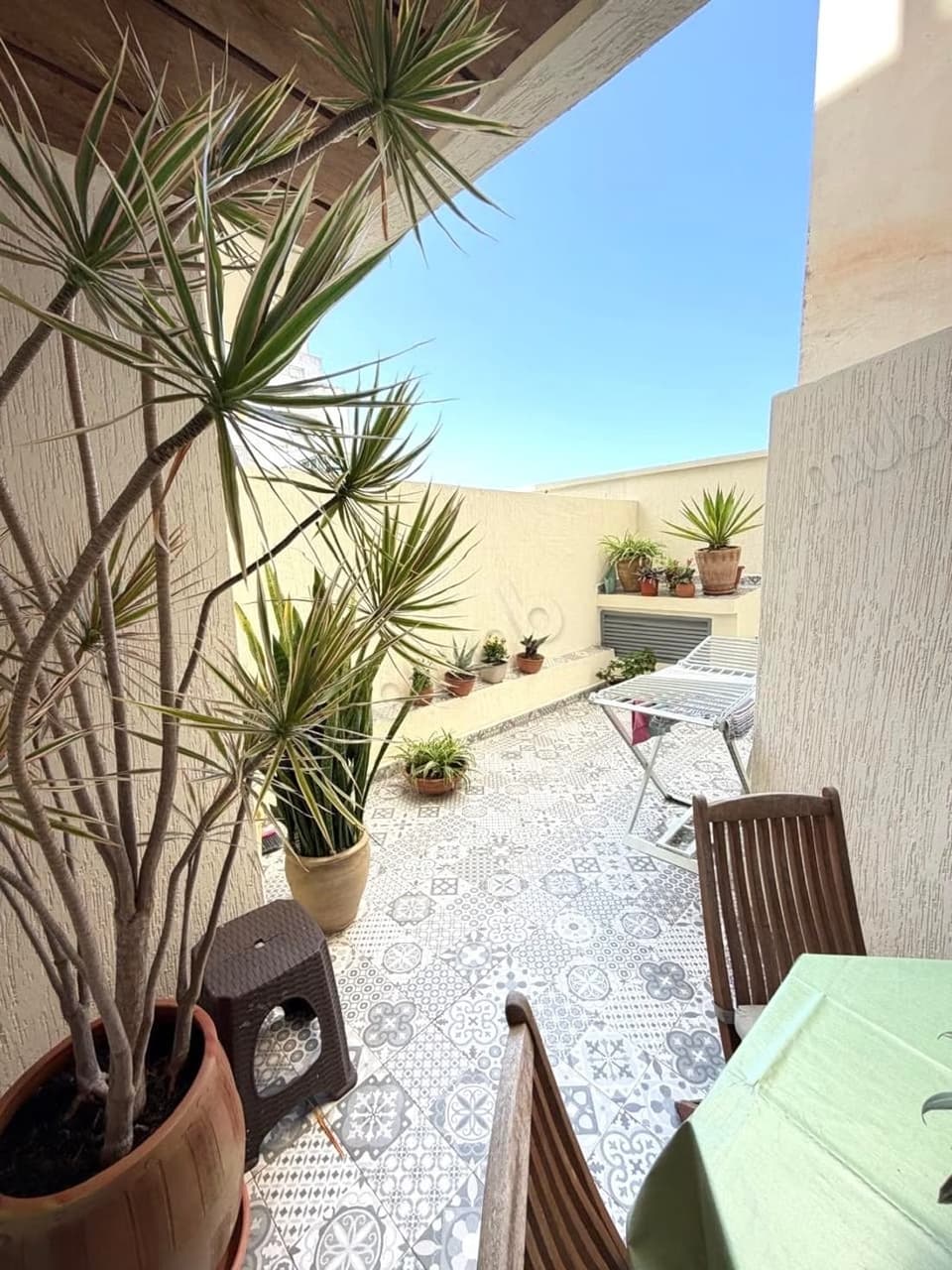 Large studio with terrace, Bourgogne
