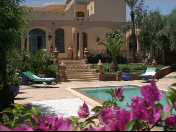 Guest House for Sale on 12,500 m² with VNA