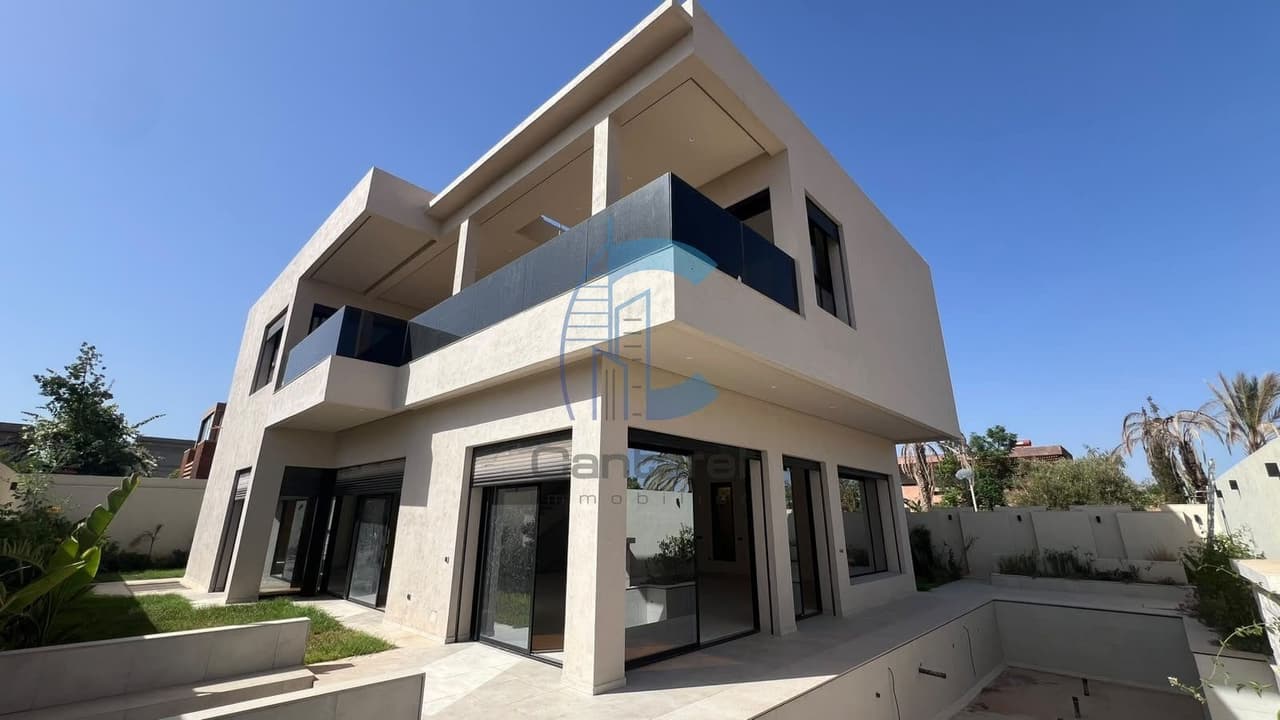 VILLA NEUVE 5 CHAMBRES + 1 CHAMBRE DE PERSONNEL EN RÉSIDENCE À VENDRE - ROUTE DE…