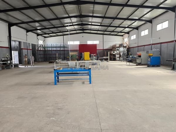 Location dépôt industriel 1000m2 à Meknès