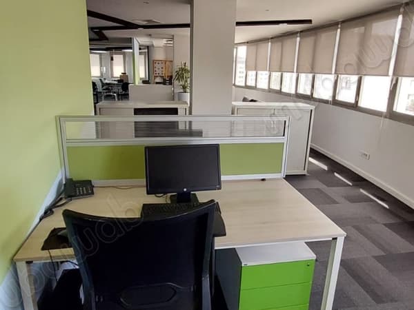 Bureaux à louer à Alsace Lorraine. Surface de 280 m². Double vitrage et chauffage central