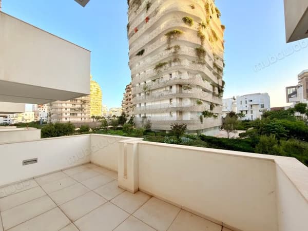 Appartement deux chambres vide a louer CFC