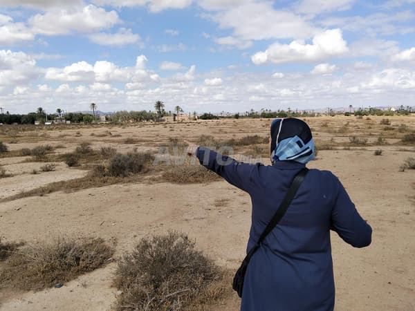 À VENDRE TERRAIN TITRÉ – ROUTE DE FÈS, MARRAKECH