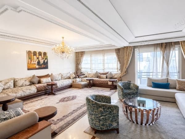 Sale of a beautiful apartment in Gauthier with no facing building