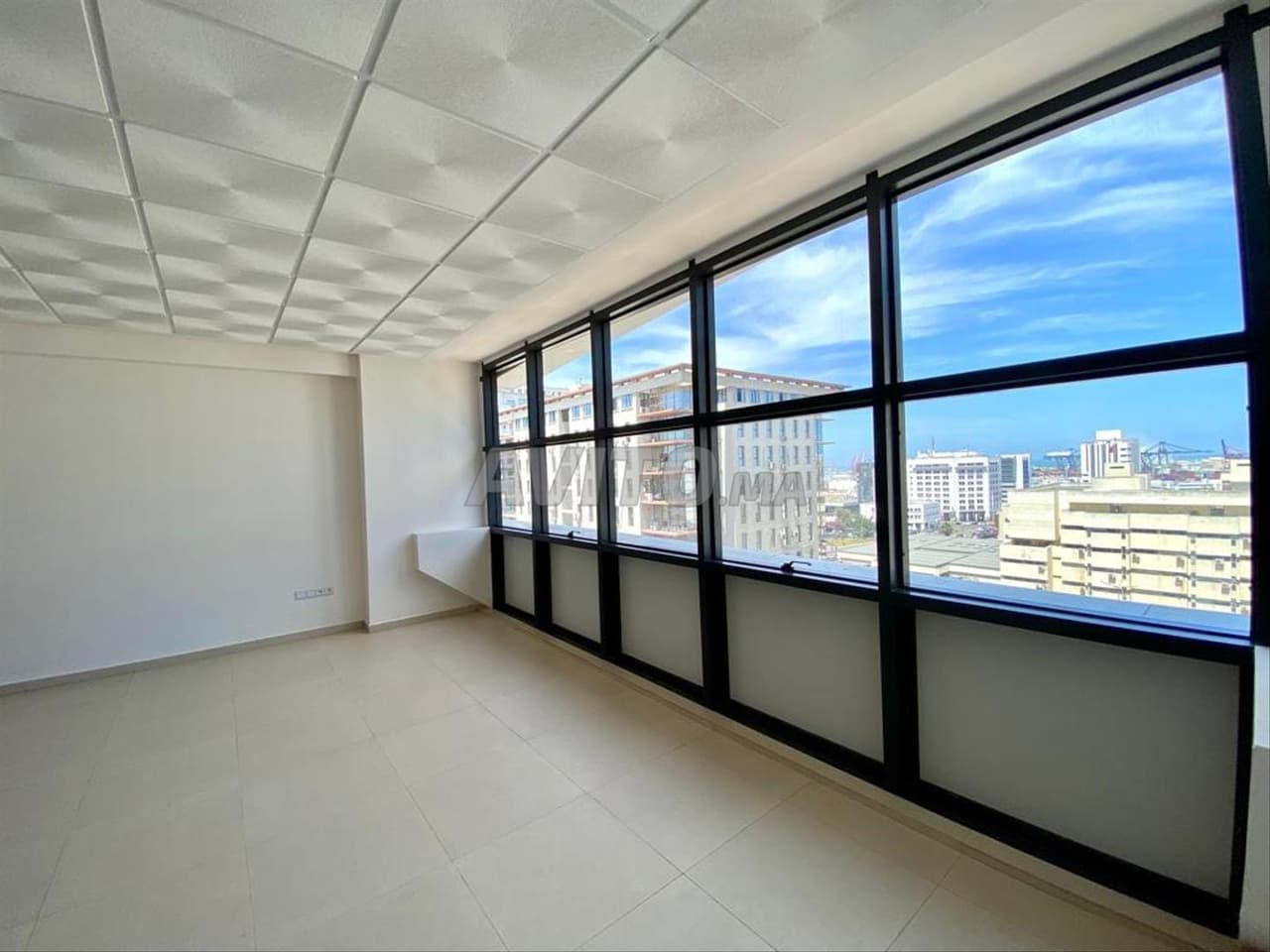 PLATEAU DE BUREAU 57M BD MED V QUARTIER DUPORT
