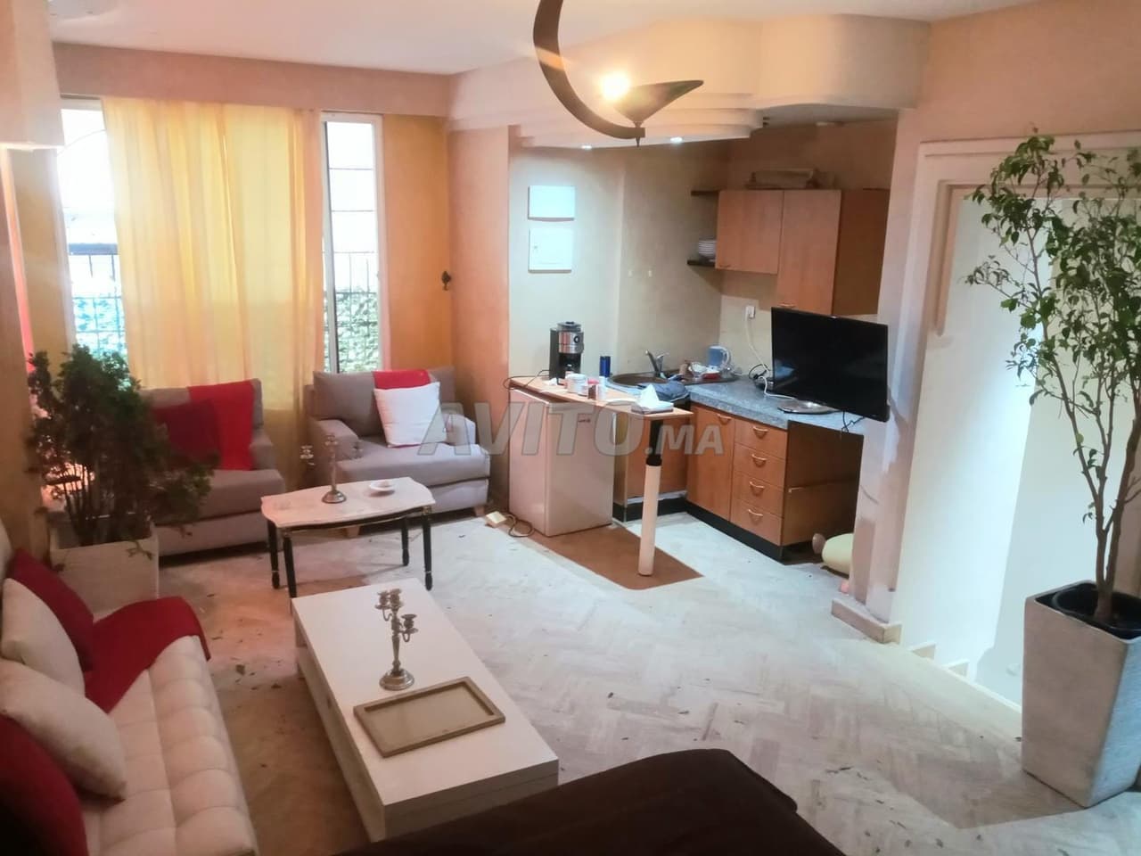 À louer studio meublé quartier Palmiers