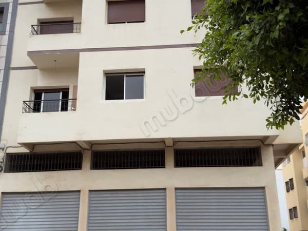 À vendre – Local commercial de 181 m² sur l’avenue Mohammed V, Dar Al Hamra, Salé