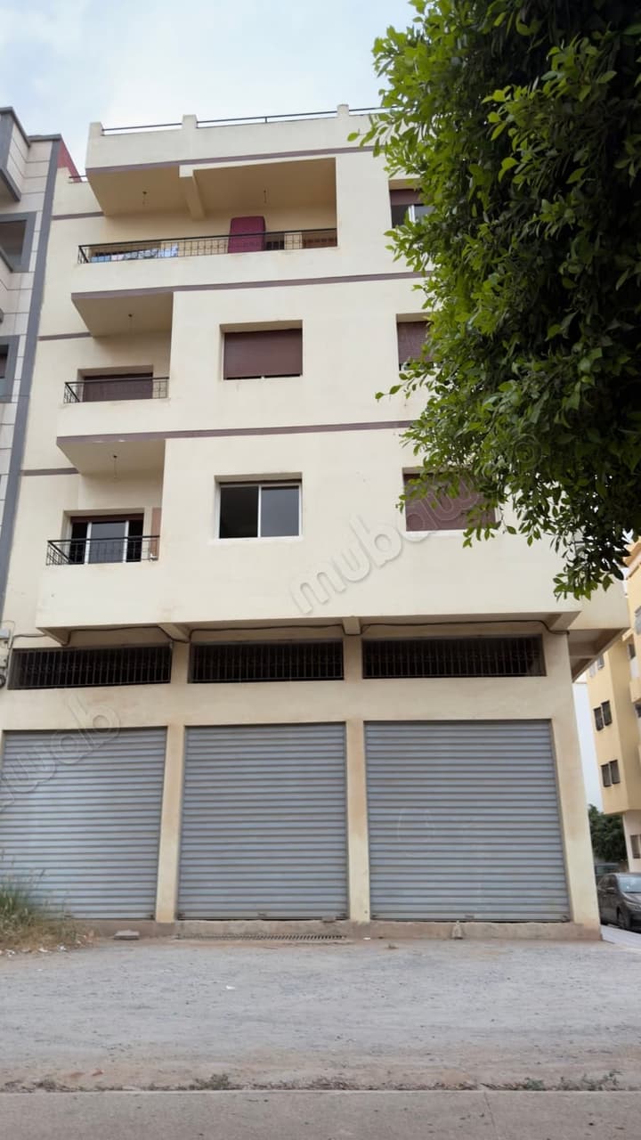 À vendre – Local commercial de 181 m² sur l’avenue Mohammed V, Dar Al Hamra, Salé