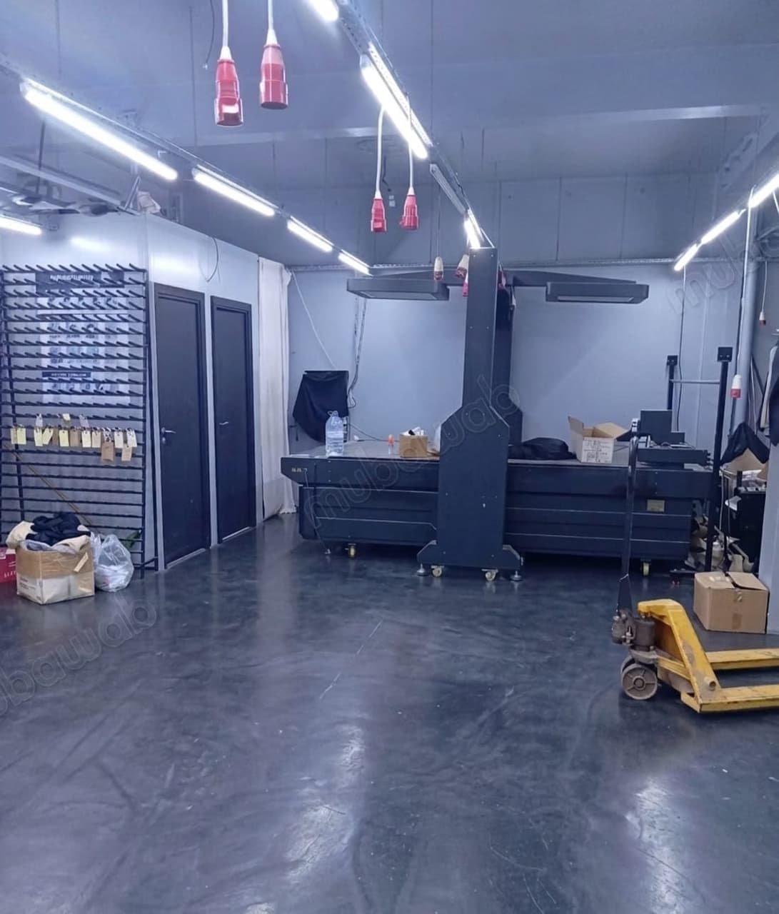 Commercial premises for rent in Hay Al Massar. Area 270 m²