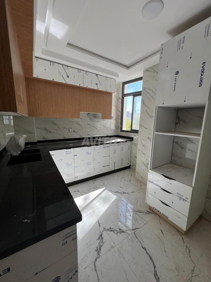 Appartement en sous-sol à prix incroyable quartier Bourmana