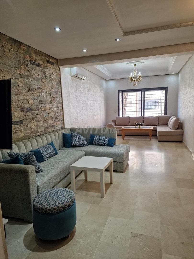 سريتان مفروشتان في Manismane