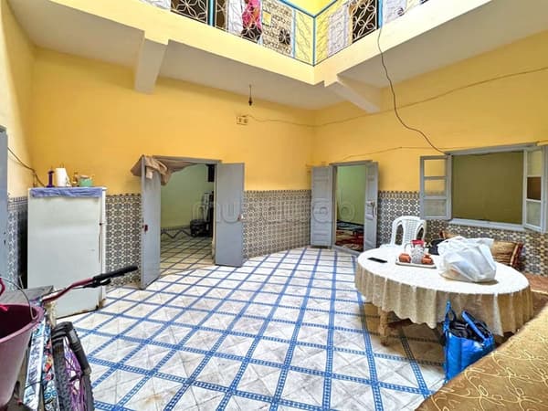 Haus im Riad-Stil zu verkaufen, leicht mit dem Auto erreichbar