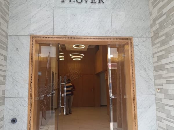 Rent this apartment in Centre. 7 large rooms. Residence with concierge…