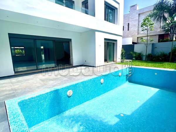 Belle Villa NEUVE à Ain Diab