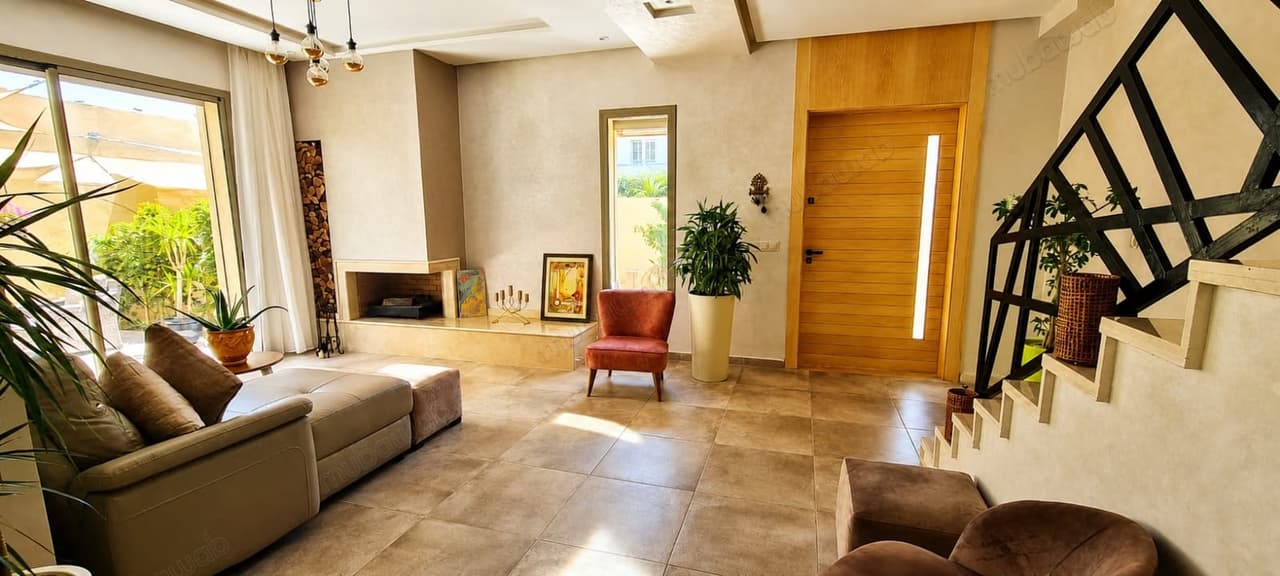 À vendre, villa rénovée avec 3 façades – oasis