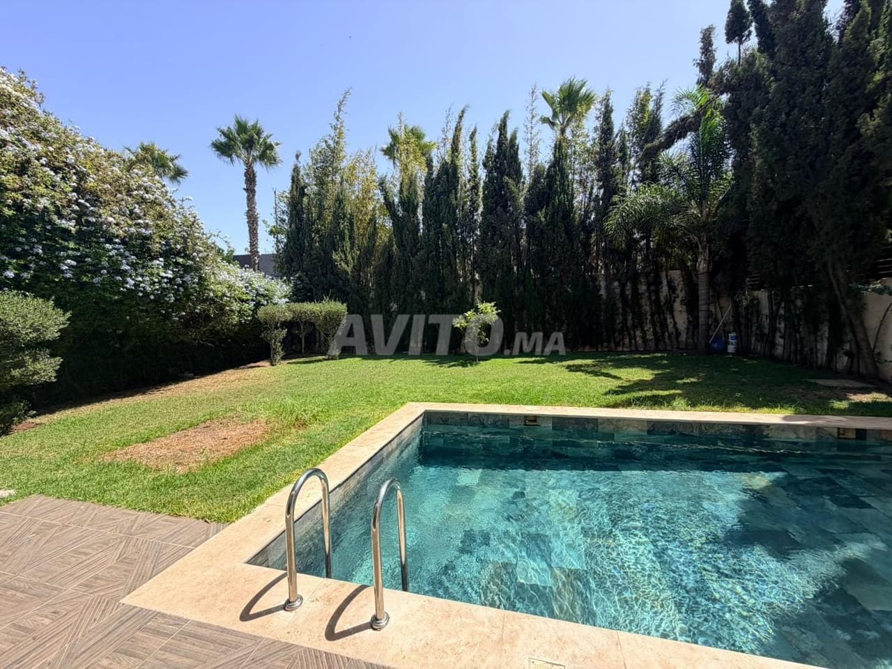 ALQUILER: VILLA ADOSADA VACÍA EN PRESTIGIA BOUSKOURA