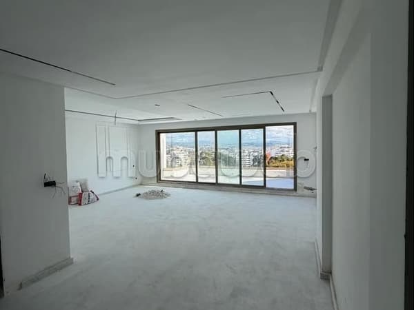 Duplex à vendre à Iberie. 3 jolies chambres. Porte robuste, Résidence sécurisée.