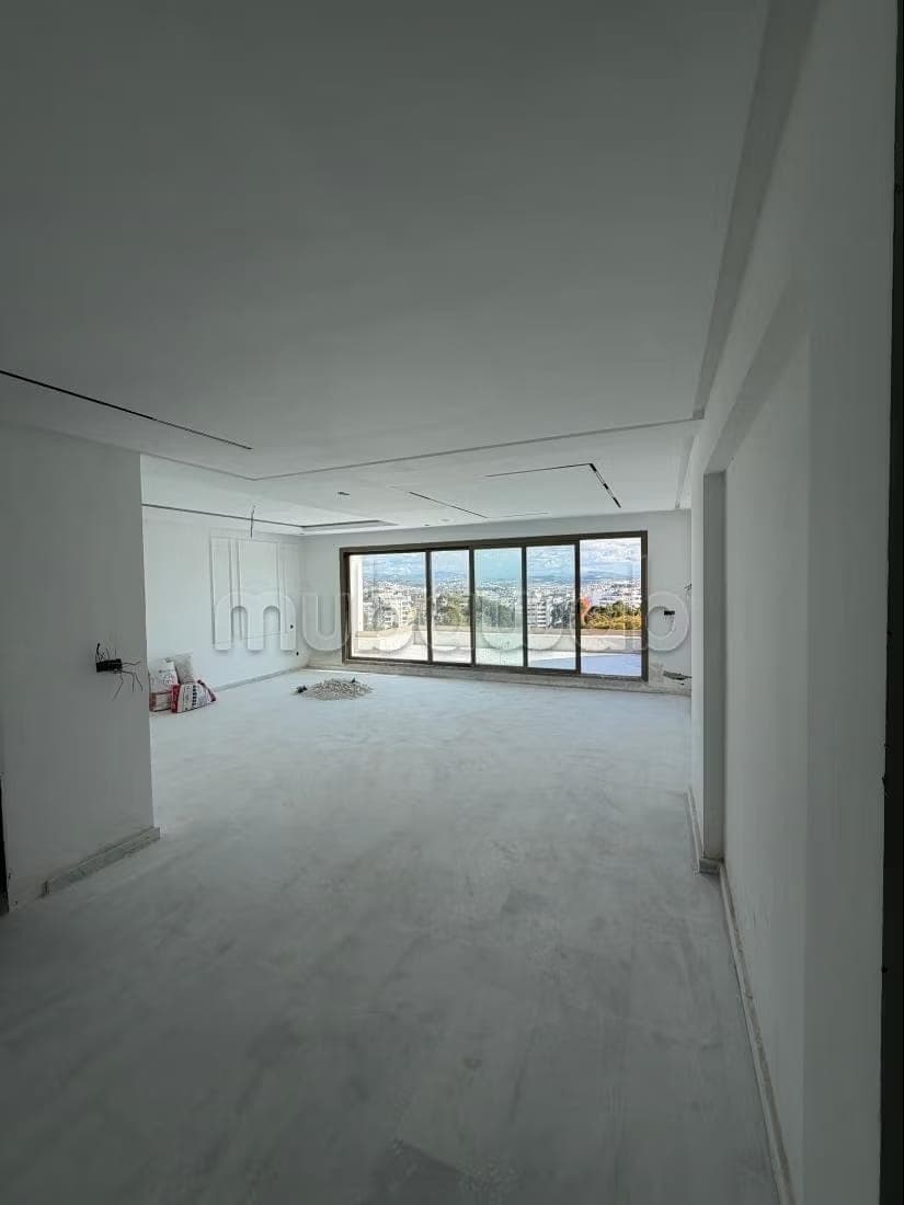 Duplex à vendre à Iberie. 3 jolies chambres. Porte robuste, Résidence sécurisée.