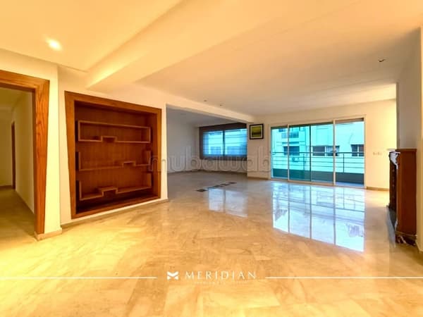 Sublime Appartement Moderne 212m² à Racine