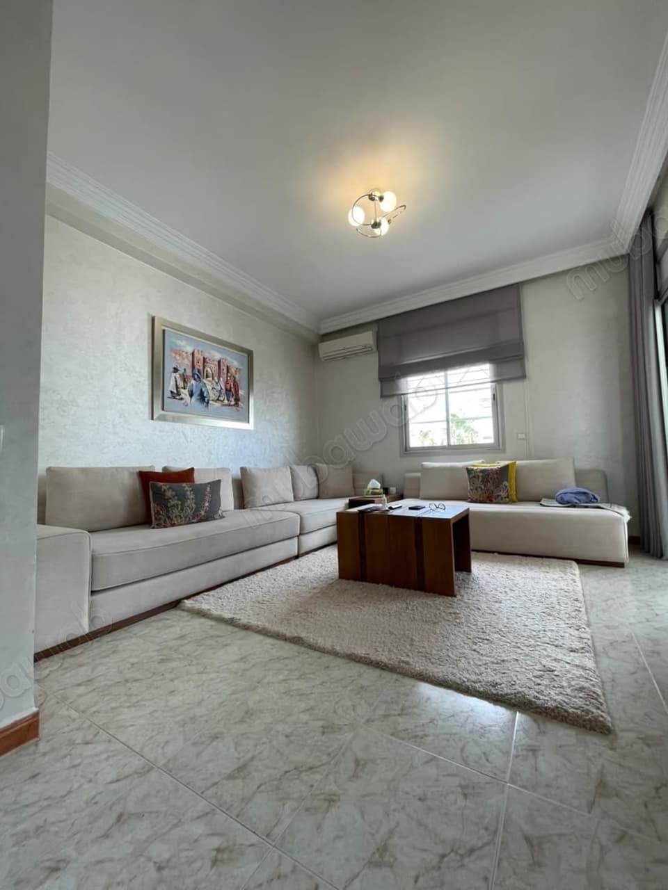 Tres joli appartement 3 chambres meublées Hay Riad