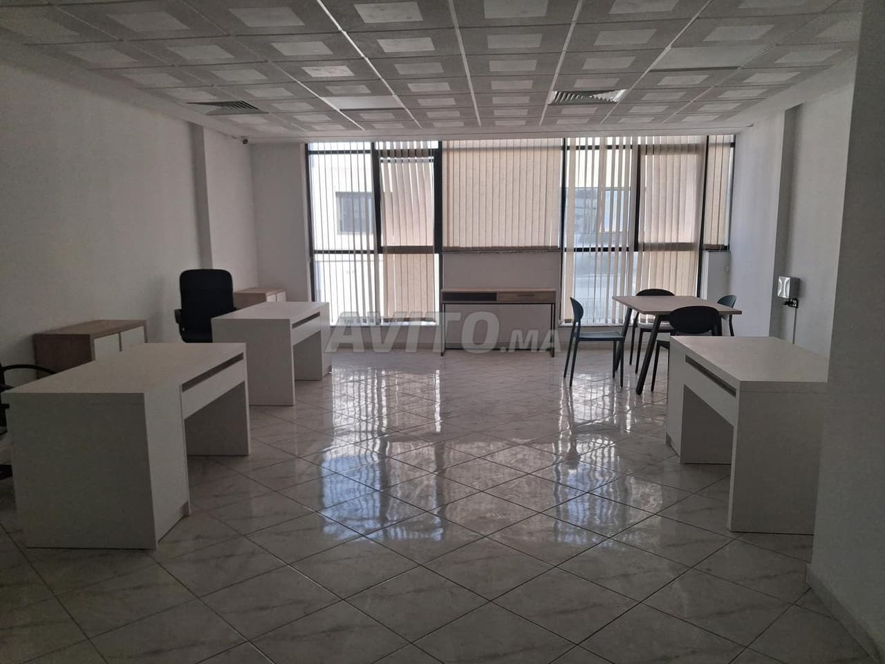 Ufficio attrezzato in vendita