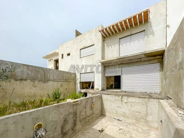فيلا نصف منتهية للبيع بملابطة – طنجة