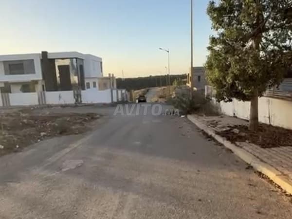 Land for sale, two frontages on two streets