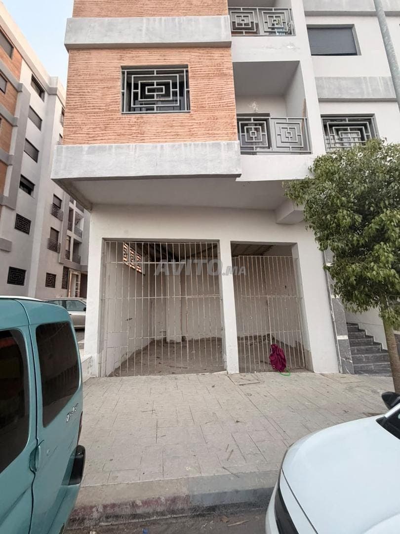 Local commercial 37 m² à Ahlan – Glorious Garden