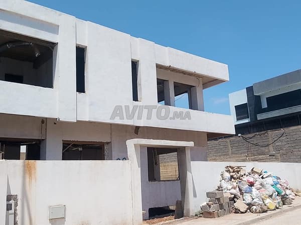 Villa semiacabada en venta en Bouskoura Bo village