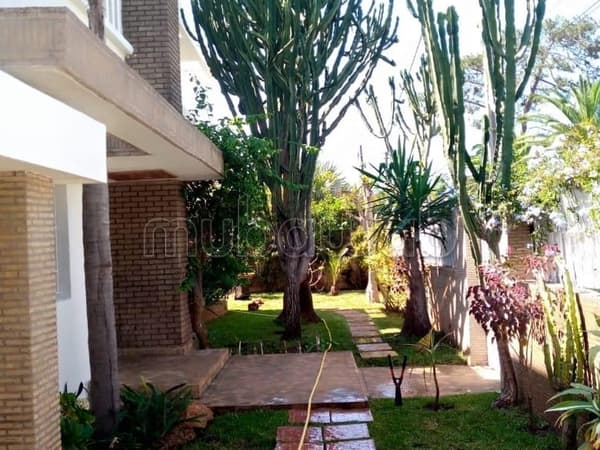 Très belle villa à louer souissi rabat