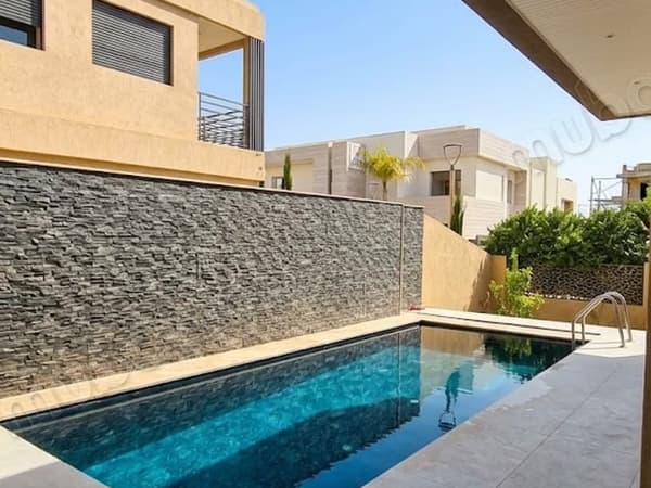 Grande villa avec piscine et hammam noria golf LLD vide