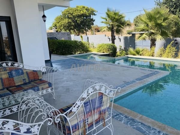 Superb furnished villa for rent on Route des Zaer