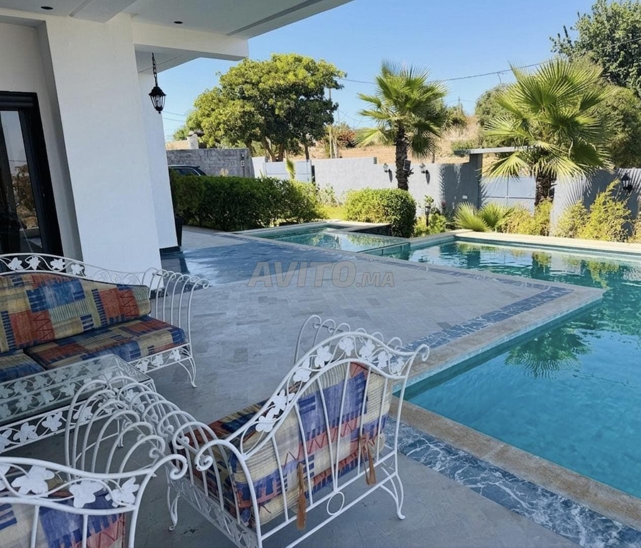 Superb furnished villa for rent on Route des Zaer