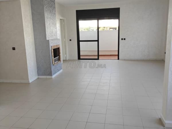 Empty duplex for rent, 4 bedrooms, in Mahaj Riad