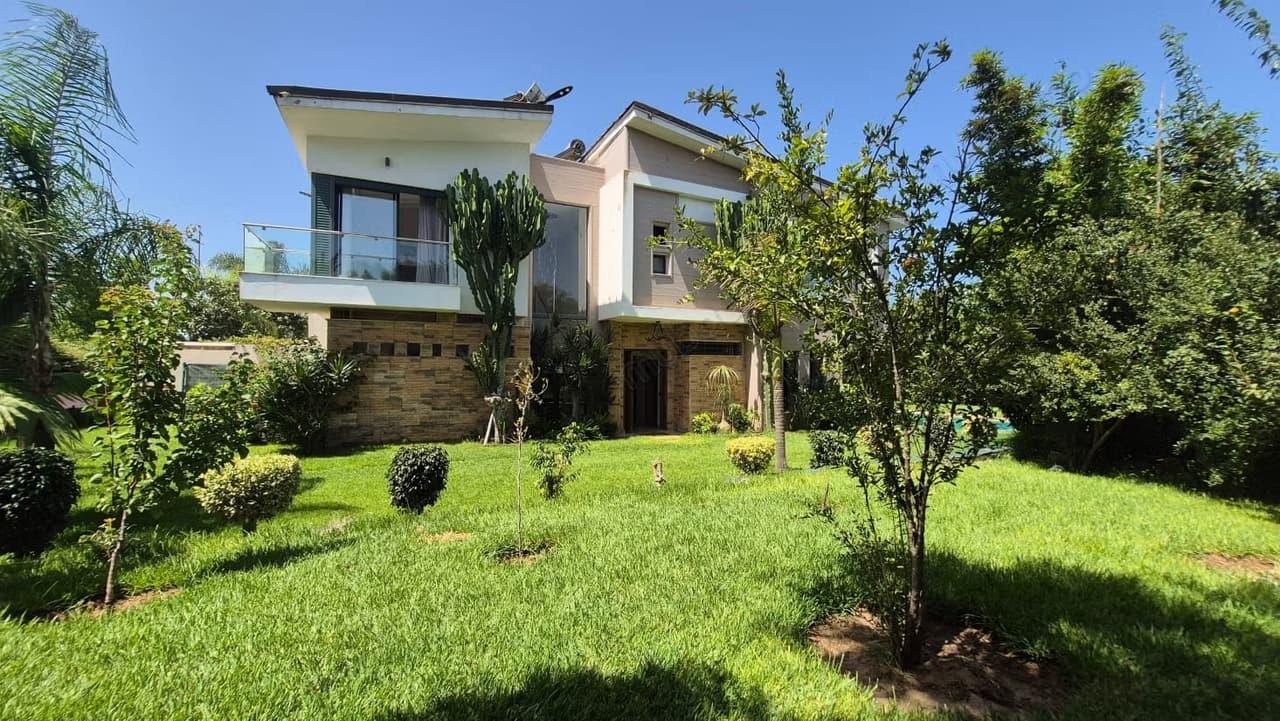 A vendre jolie villa 680m2 Ville Verte Bouskoura
