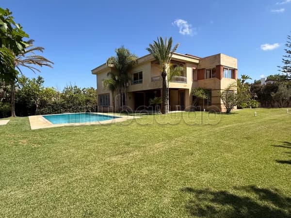Villa de standing à louer à Souissi RABAT