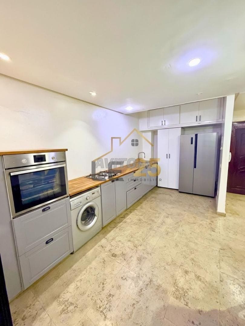 Duplex À Vendre Avec Cour Au Cœur De Guéliz