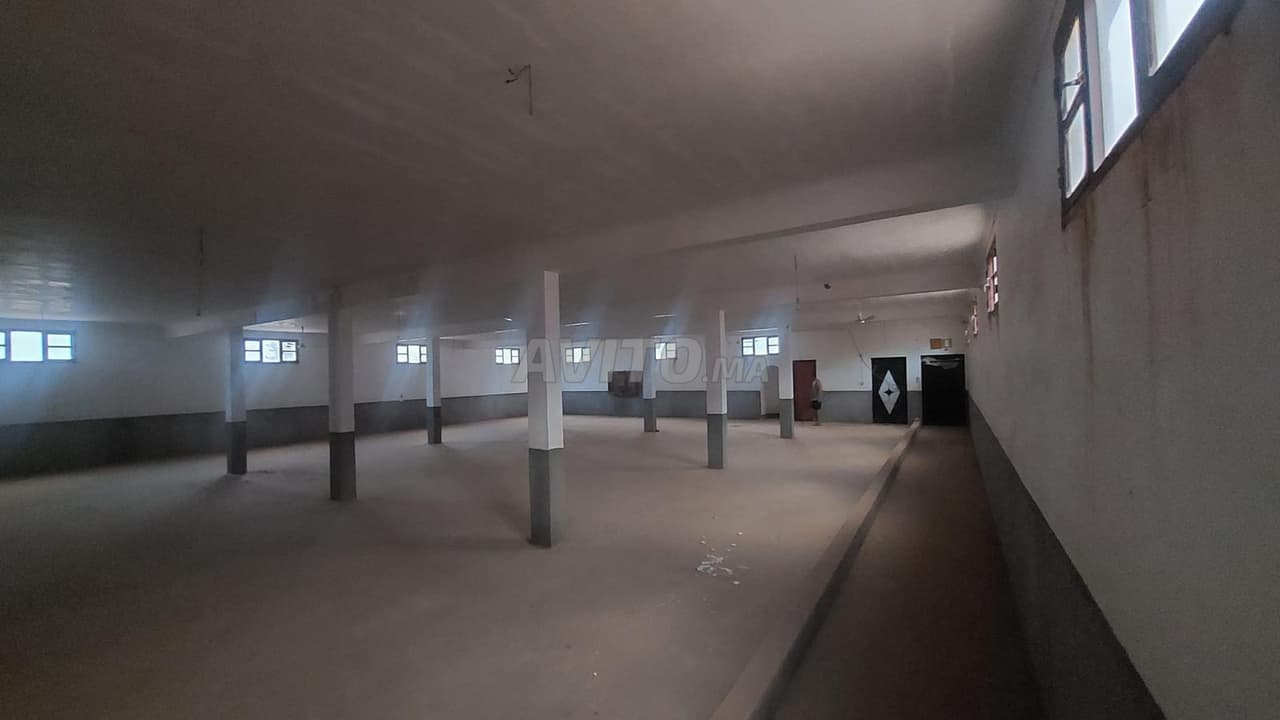 Salle 200m2 à Sid Zouine centre