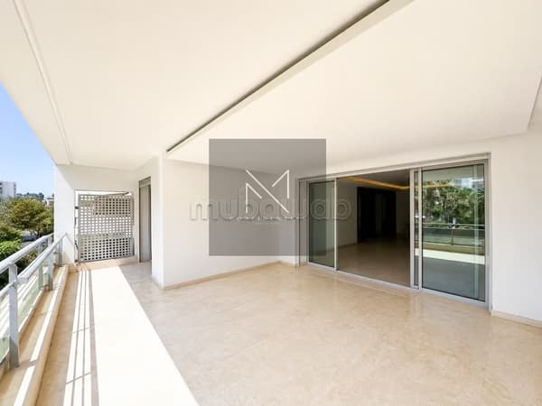 Te Koop Appartement 3 Slaapkamers, Terras met Zeezicht, Ain Diab